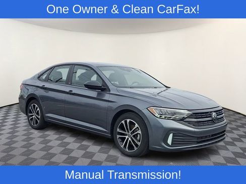 Used 2024 Volkswagen Jetta Sport image 1