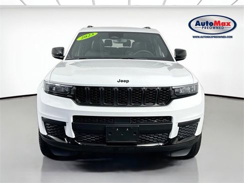 Used 2023 Jeep Grand Cherokee L Laredo image 2