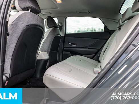 Used 2023 Hyundai Elantra Limited image 21