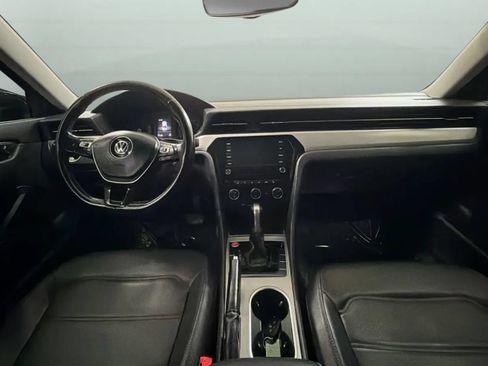 Used 2020 Volkswagen Passat 2.0T SE FWD image 9