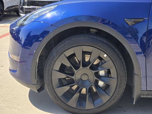 Used 2023 Tesla Model Y Long Range AWD/4WD image 14