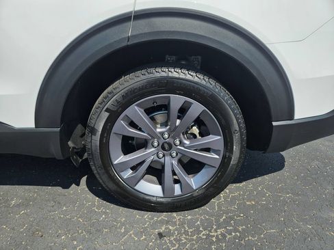 Used 2021 Ford Explorer XLT w/ Equipment Group 202A AWD/4WD image 10