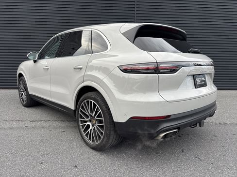 Used 2022 Porsche Cayenne image 3