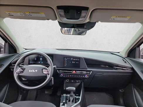 Used 2023 Kia Niro LX FWD image 17