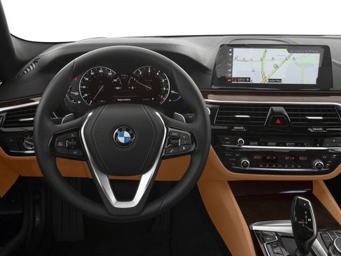 Used 2018 BMW 540i xDrive AWD/4WD image 1