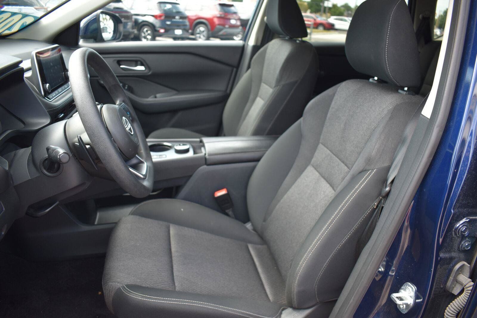 Used 2024 Nissan Rogue SV AWD/4WD image 19