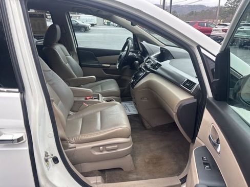Used 2015 Honda Odyssey Touring Elite image 37