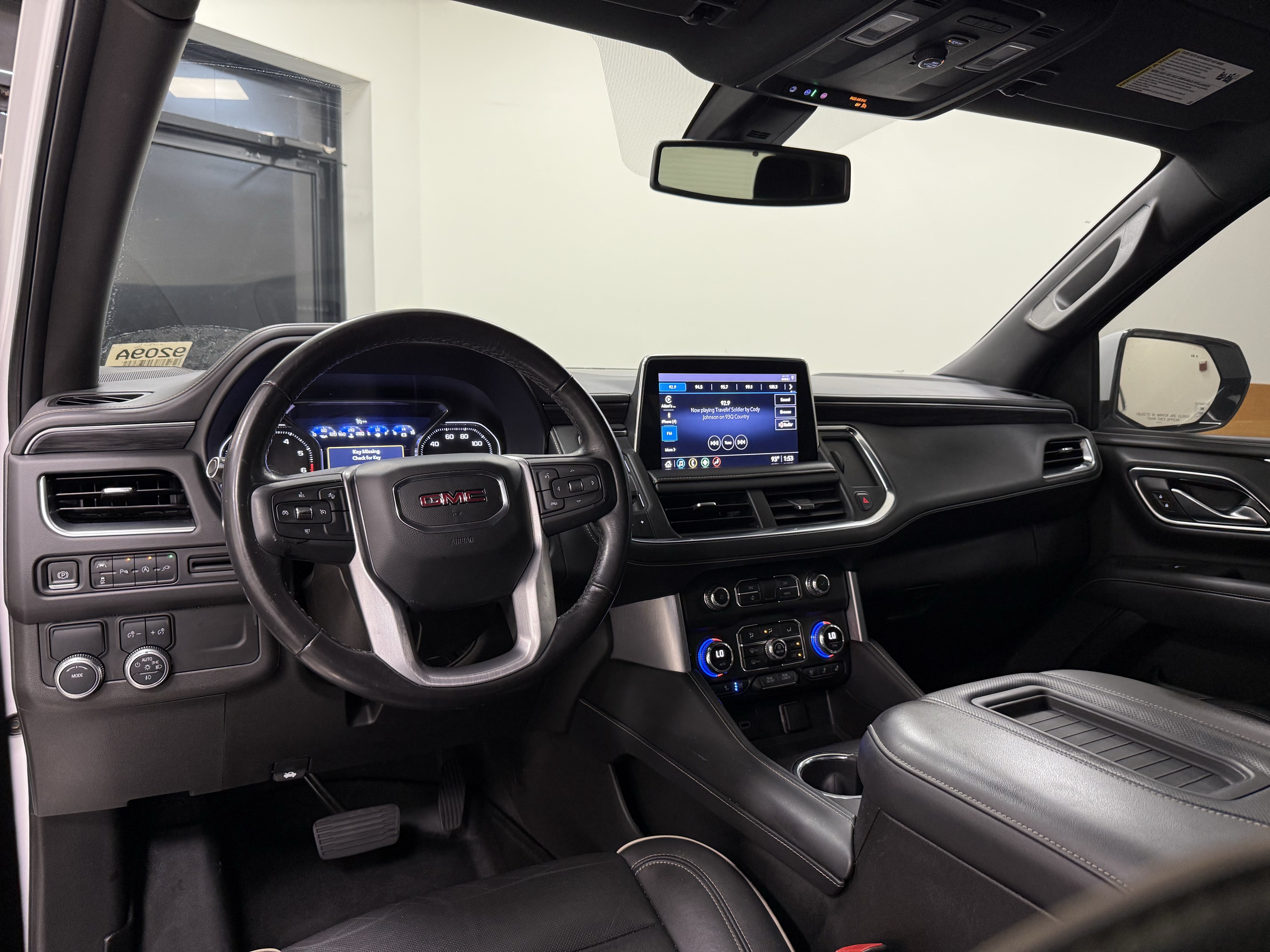 Used 2021 GMC Yukon SLT RWD image 17