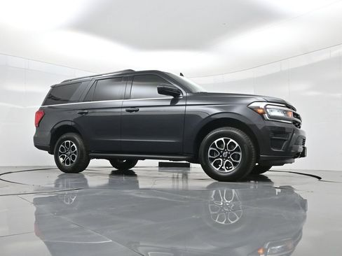 Used 2024 Ford Expedition XLT image 49