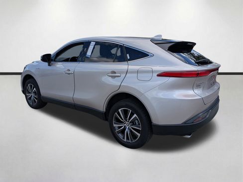 Used 2021 Toyota Venza LE AWD/4WD image 6