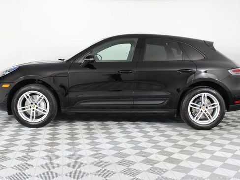 Certified 2023 Porsche Macan AWD/4WD image 2