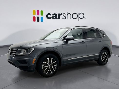 Used 2021 Volkswagen Tiguan SE w/ Panoramic Sunroof Package image 2