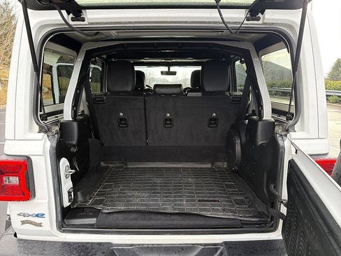 Used 2021 Jeep Wrangler Unlimited Sahara w/ Cold Weather Group image 19