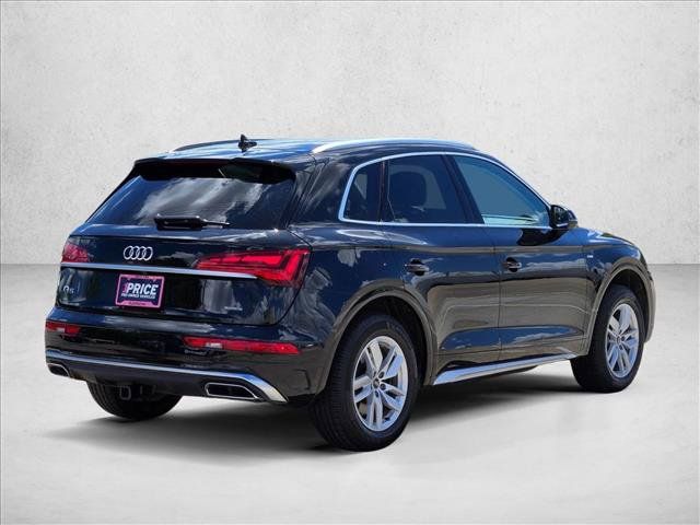 Used 2022 Audi Q5 2.0T Premium w/ Convenience Package AWD/4WD image 5