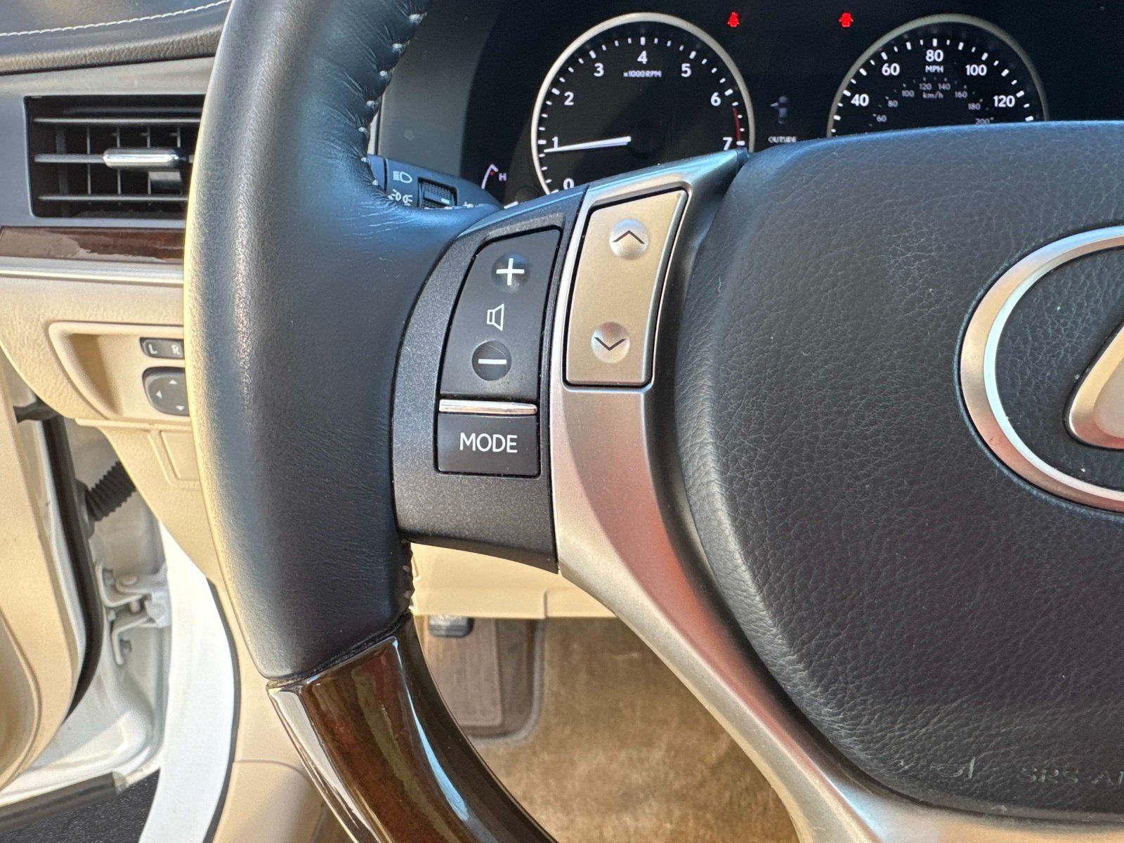 Used 2015 Lexus ES 350 w/ Luxury Package FWD image 30