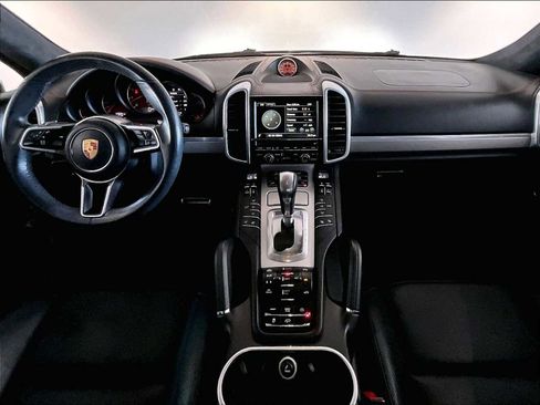Used 2016 Porsche Cayenne Turbo image 17