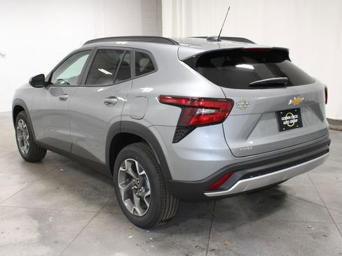 New 2026 Chevrolet Trax LT w/ Driver Confidence Package image 7