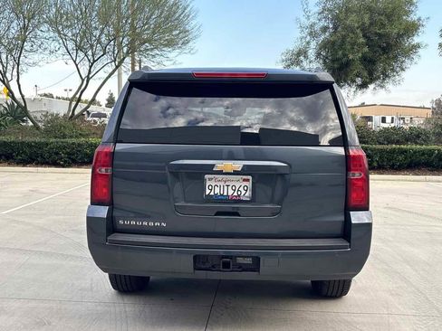 Used 2020 Chevrolet Suburban LT image 4