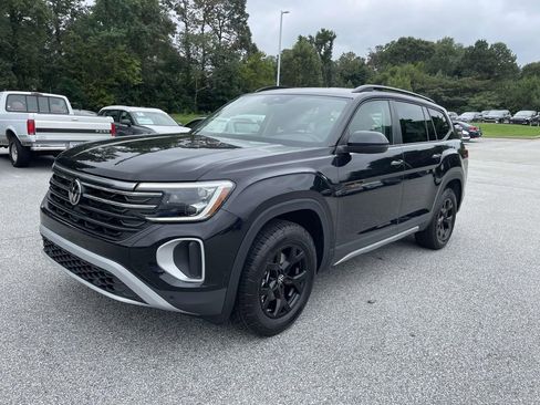 New 2026 Volkswagen Atlas Peak Edition AWD/4WD image 3