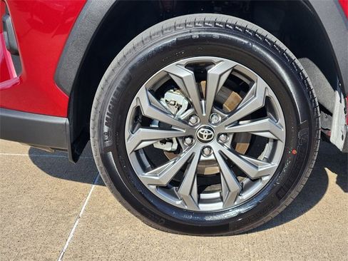 Used 2025 Toyota RAV4 XLE Premium image 8