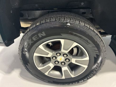 Used 2015 Chevrolet Colorado Z71 AWD/4WD image 9