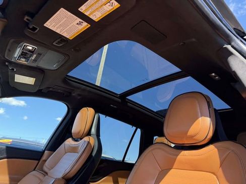 Certified 2023 Lincoln Aviator Black Label w/ Jet Package AWD/4WD image 9