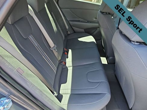 Certified 2025 Hyundai Elantra Sport FWD image 17