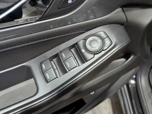 Used 2022 Chevrolet Traverse LT AWD/4WD image 14