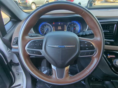 Used 2020 Chrysler Pacifica Limited image 23