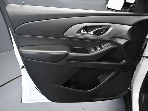 Used 2019 Chevrolet Traverse LT FWD image 13