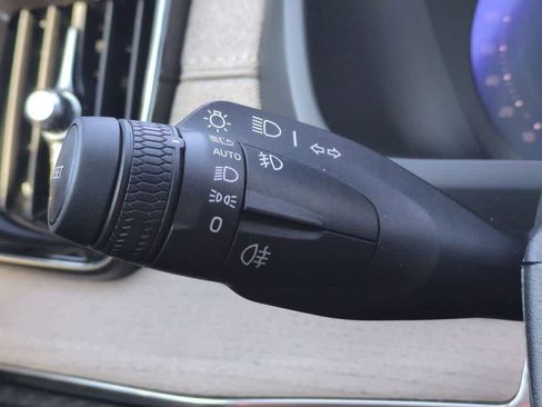 Used 2026 Volvo XC90 B6 Plus w/ Protection Package Premier image 26