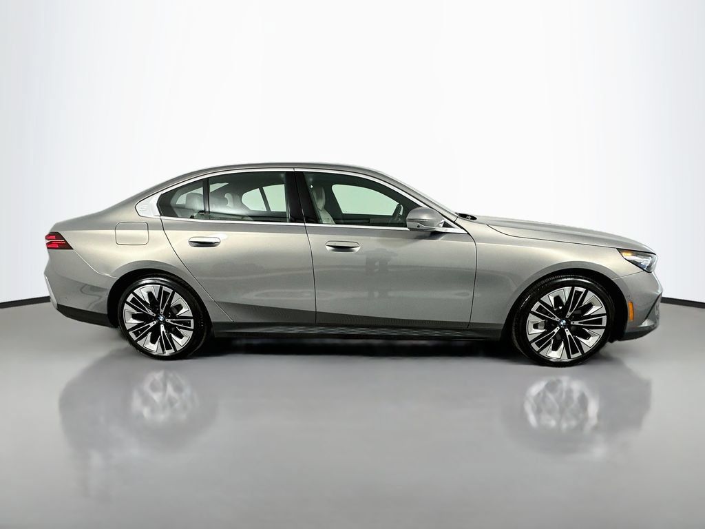 Used 2026 BMW 530i w/ Premium Package RWD image 4