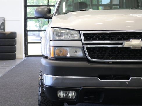 Used 2006 Chevrolet Silverado 3500 LT w/ Heavy-Duty Power Package AWD/4WD image 41
