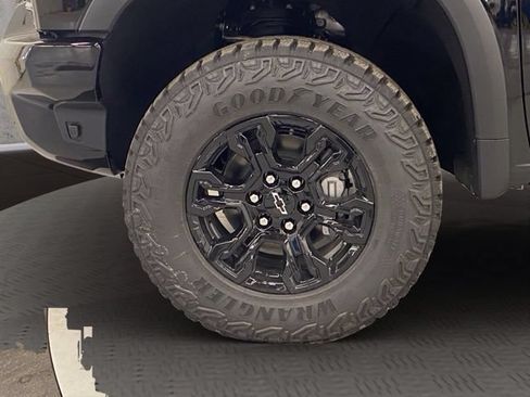 New 2026 Chevrolet Silverado 1500 ZR2 w/ Dark Appearance Package AWD/4WD image 10
