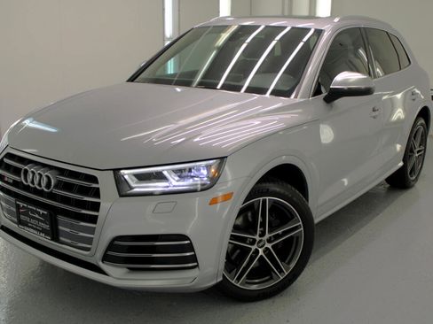 Used 2020 Audi SQ5 Premium Plus w/ Premium Plus Package image 2