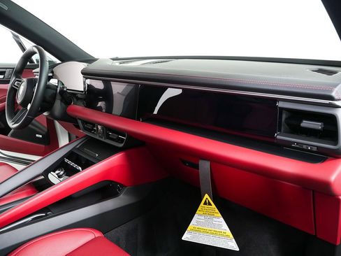 New 2026 Porsche Macan Electric image 25