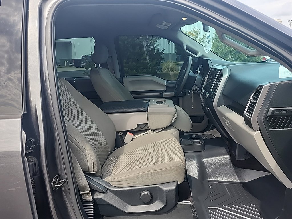 Used 2016 Ford F150 XLT RWD image 32