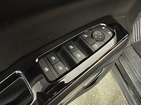 Used 2023 Nissan Pathfinder SL w/ SL Premium Package AWD/4WD image 10