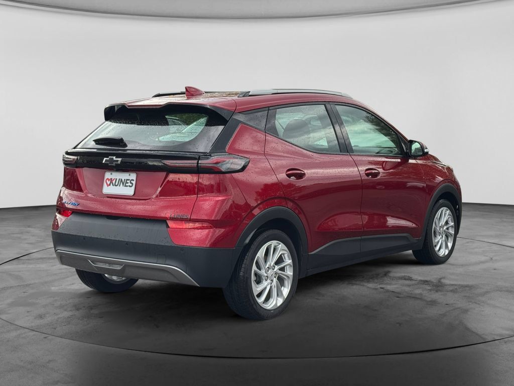 Used 2023 Chevrolet Bolt EUV LT w/ Comfort Package FWD image 10