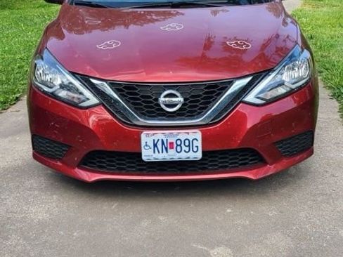 Used 2017 Nissan Sentra SV FWD image 1