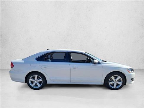Used 2012 Volkswagen Passat 2.5 SE image 4