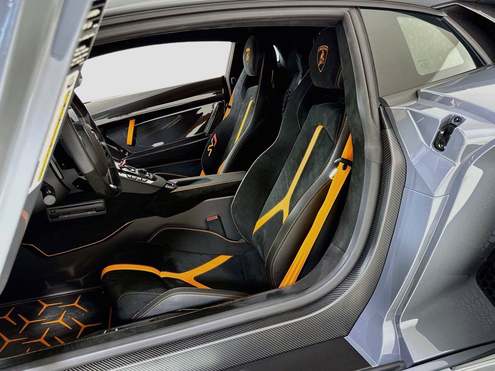 Used 2020 Lamborghini Aventador SVJ AWD/4WD image 14