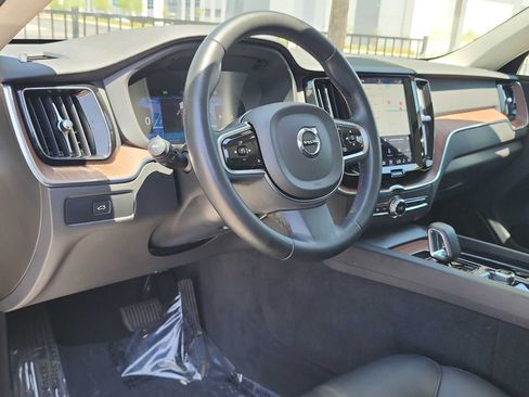 Used 2024 Volvo XC60 B5 Plus w/ Protection Package Premier AWD/4WD image 10