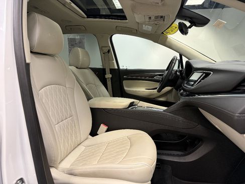 Used 2024 Buick Enclave Avenir w/ Avenir Technology Package image 15