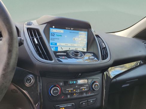 Used 2017 Ford Escape Titanium image 10