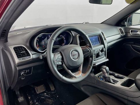 Used 2021 Jeep Grand Cherokee Laredo AWD/4WD image 31