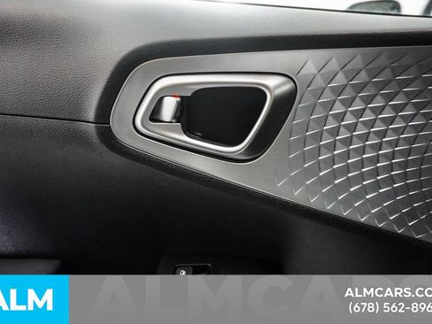 Used 2025 Kia Soul LX w/ LX Technology Package FWD image 44