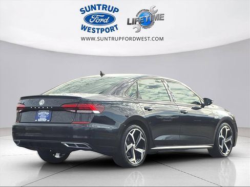 Used 2021 Volkswagen Passat 2.0T R-Line image 4