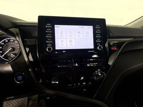 Used 2024 Toyota Camry SE w/ Convenience Package image 15