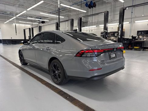 Used 2025 Honda Accord SE image 7